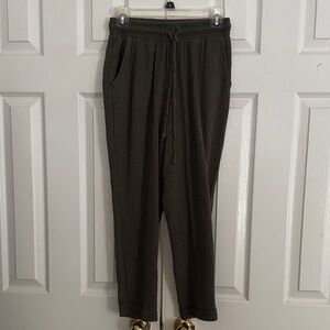 Evereve Women's Olive Green Drawstring Trousers